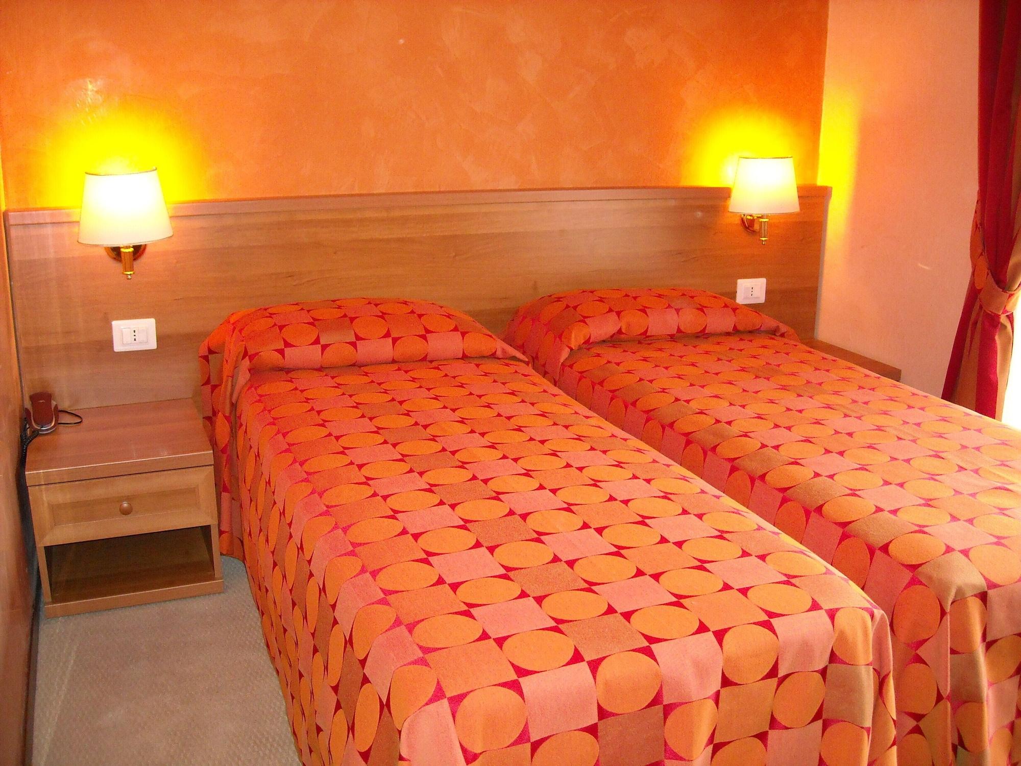 New Morpheus Rooms Rome Exterior photo