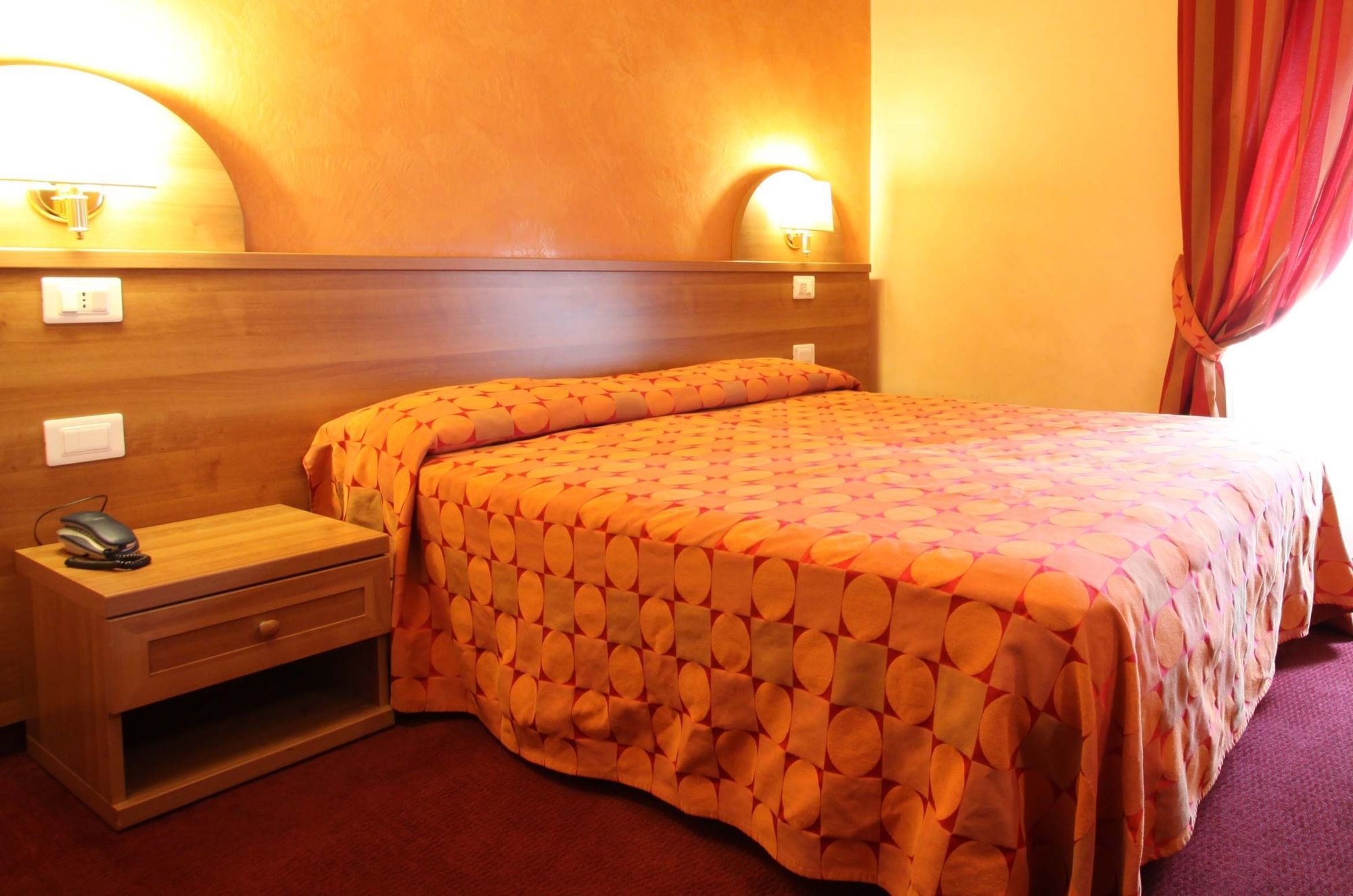 New Morpheus Rooms Rome Exterior photo