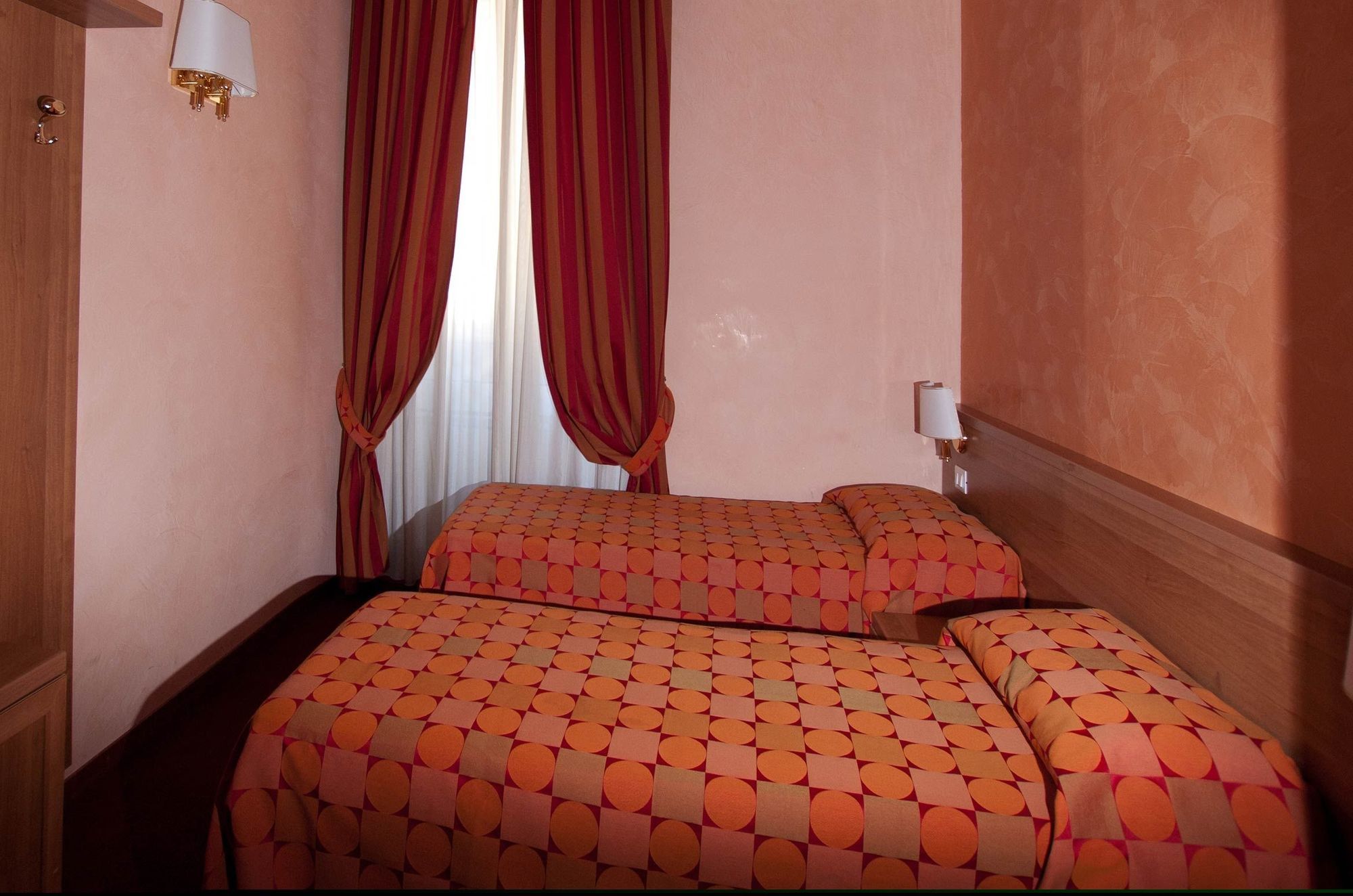 New Morpheus Rooms Rome Exterior photo