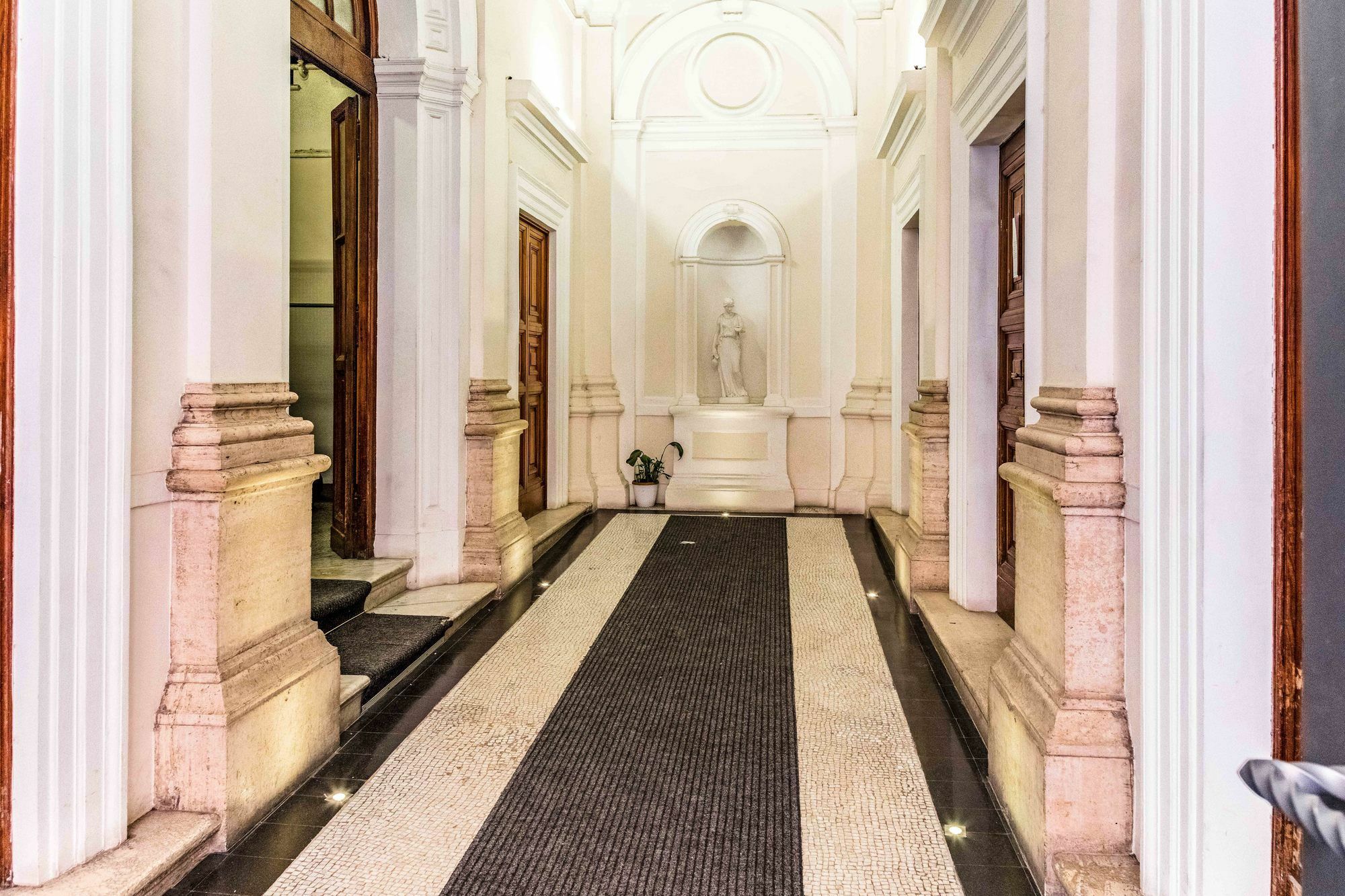 New Morpheus Rooms Rome Exterior photo